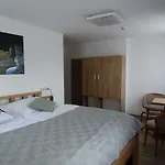 Garni Areka 게스트하우스 3*